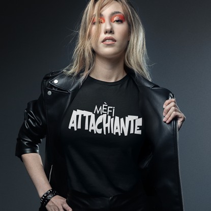 Tee shirt humour femme attachiante